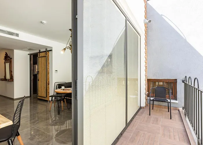 Villa Pera Suite Hotel